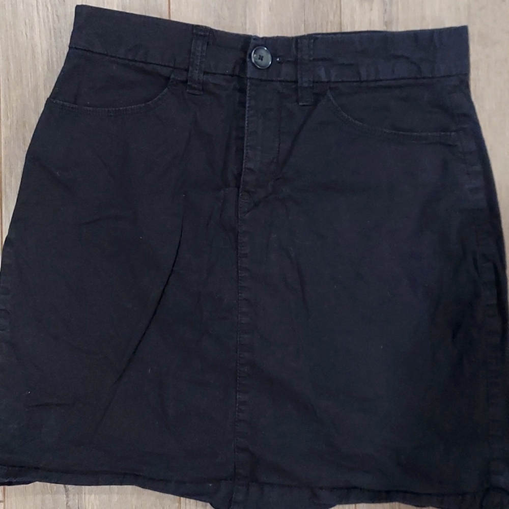 Black Skort